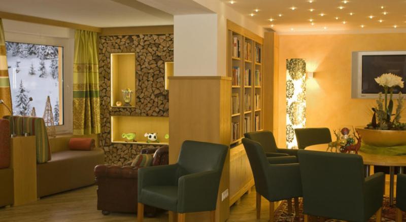 Sonnenhotel Zaubek Treffen Dış mekan fotoğraf