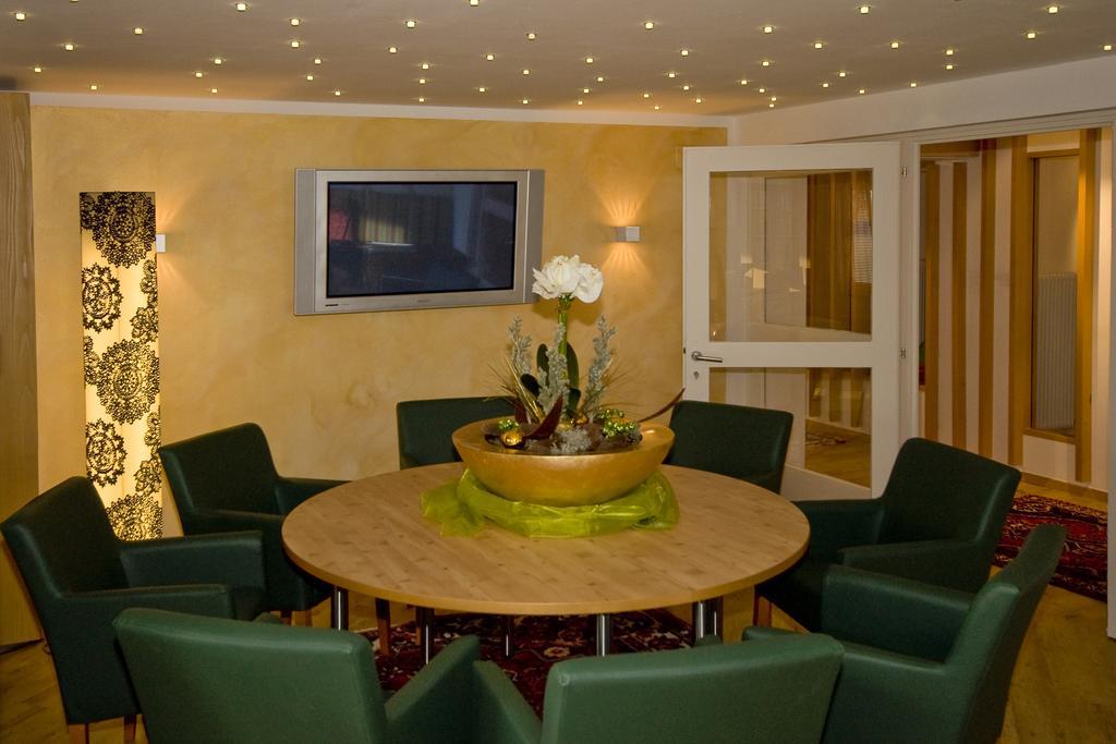 Sonnenhotel Zaubek Treffen Dış mekan fotoğraf