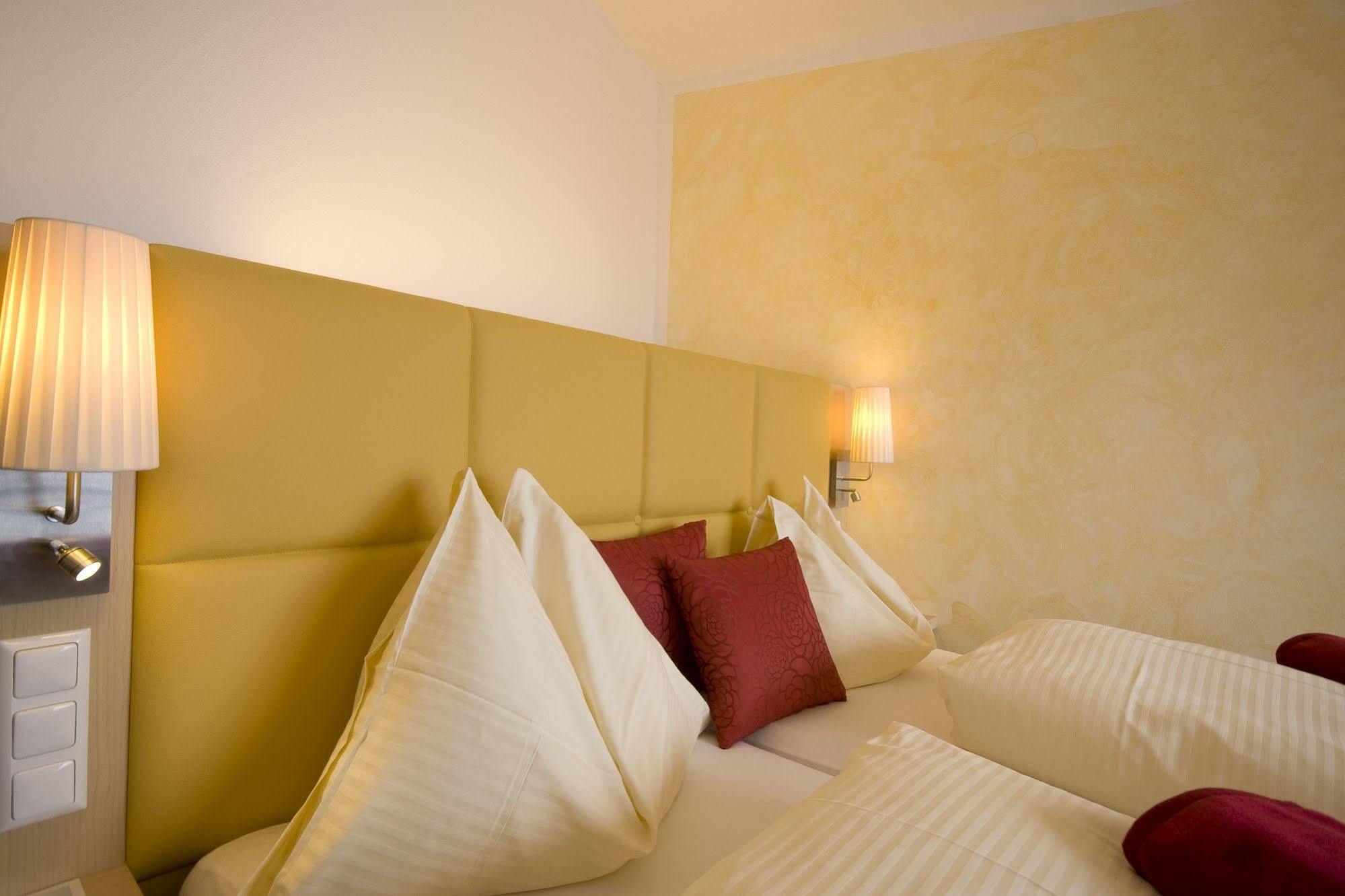Sonnenhotel Zaubek Treffen Dış mekan fotoğraf